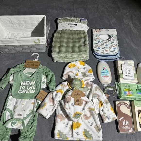 NEW 47PC Dinosaur Themed Baby Gift Basket - Picture 8 of 16